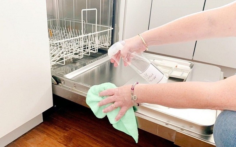 Cách Vệ Sinh Máy Rửa Bát Bosch Tại Nhà