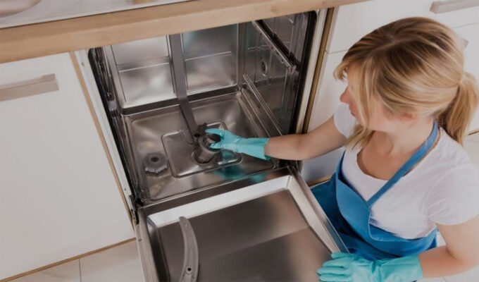 Nguyên Nhân Máy Rửa Bát Bosch Có Mùi Hôi